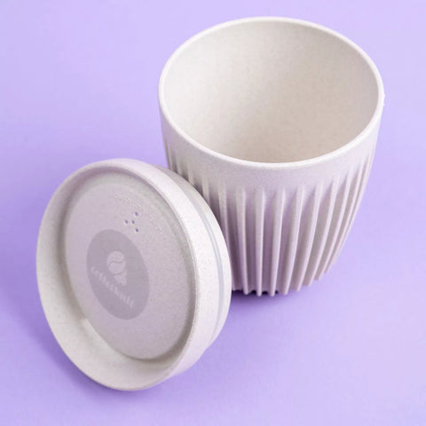 Nachhaltiger Huskee Cup Coffee-to-go Becher aus recycelten Kaffeeschalen mit ergonomischem Design