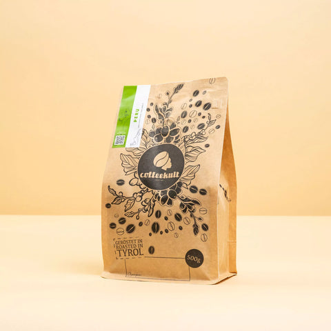 Peru Amazonas Estate Kaffeebohnen mit schokoladig-fruchtigen Noten in nachhaltiger coffeekult 500 Gramm-Verpackung
