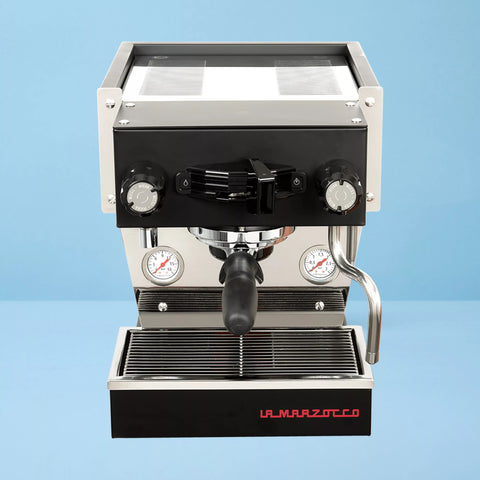 La Marzocco Linea Profi-Espressomaschine aus Edelstahl, ideal für Baristas und Kaffeeliebhaber, elegante und hochwertige Siebträgermaschine in schwarz